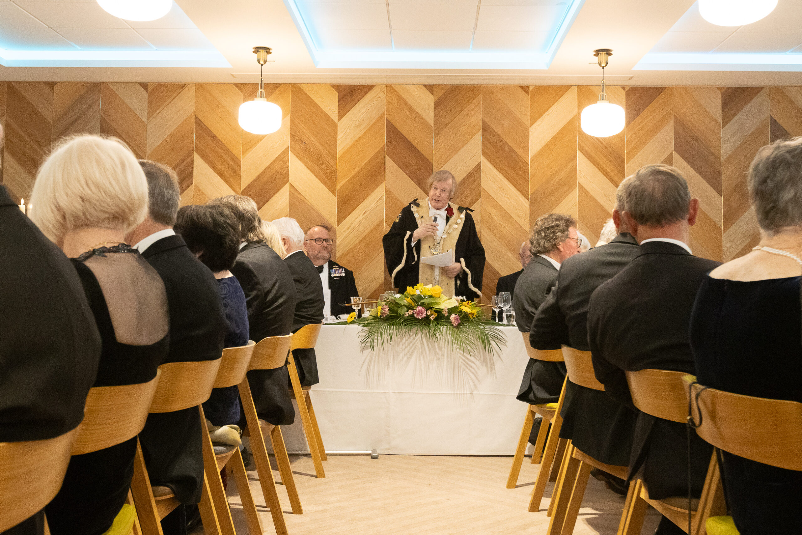 Dinner person speaking